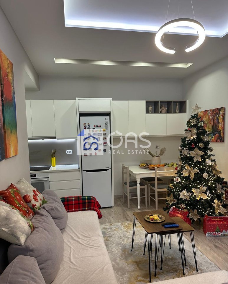 Jepet me qera Apartamenti 2+1+2 Komuna e Parisit