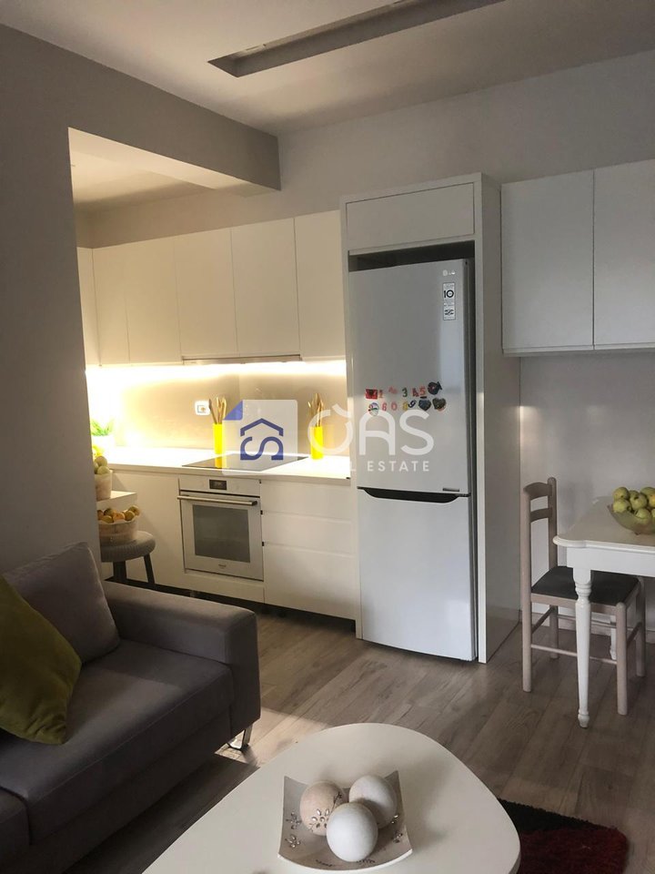 Jepet me qera Apartamenti 2+1+2 Komuna e Parisit