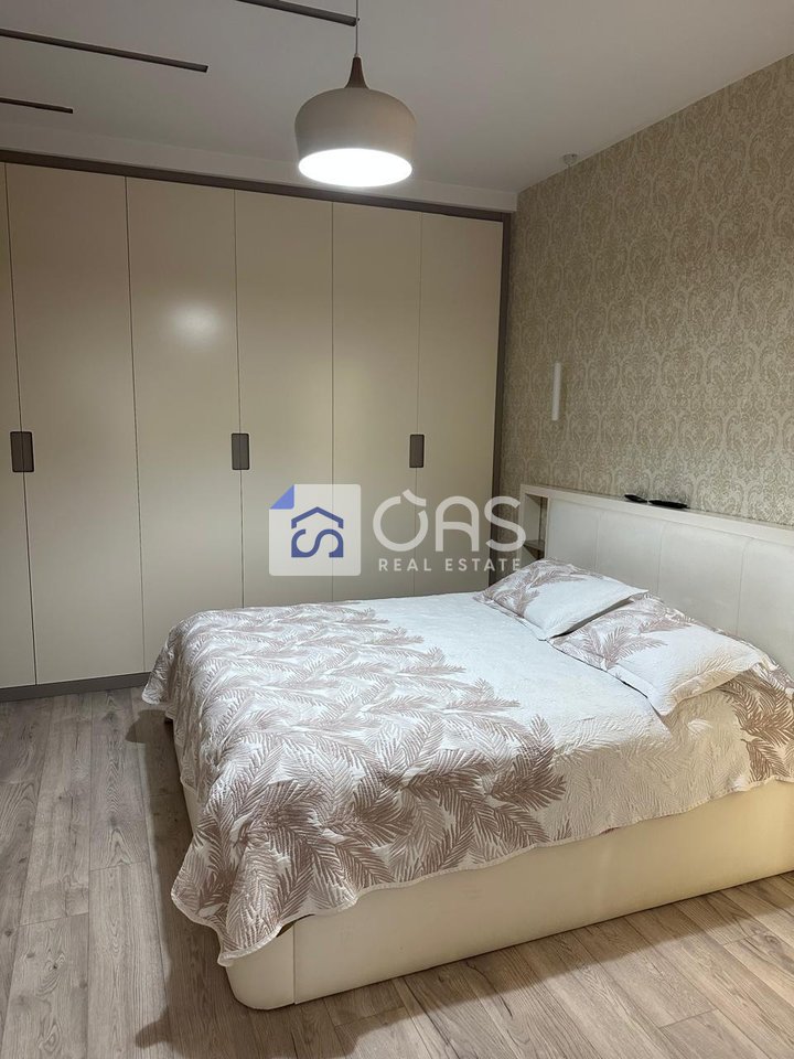 Jepet me qera Apartamenti 2+1+2 Komuna e Parisit