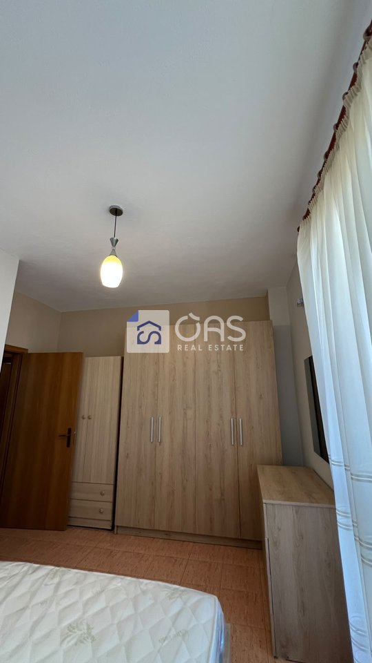 Jepet me qera apartament 1+1 Ne Qender