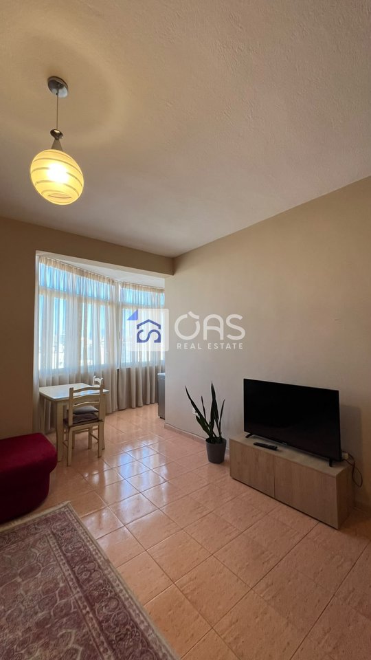 Jepet me qera apartament 1+1 Ne Qender