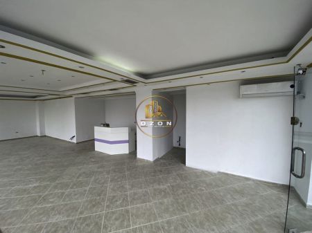 Business premises, roadside, for rent in Kamëz!