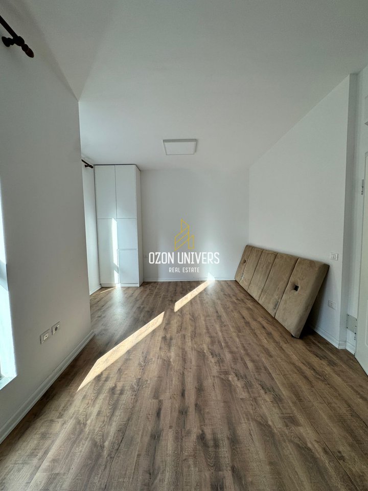 Unit/Office for sale on Kavaja Street, Roma Gallery!