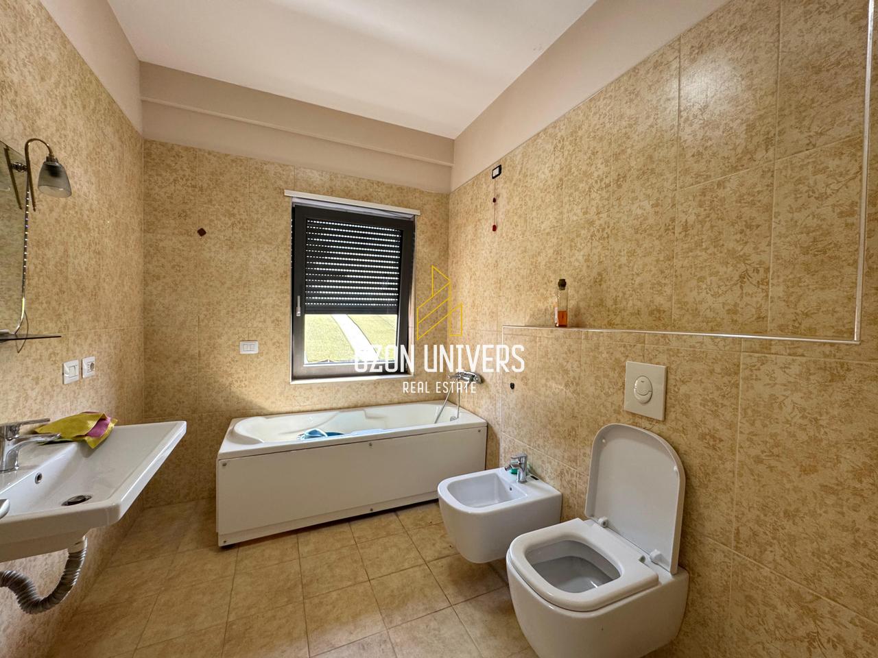Apartament modern 2+1+2 për qira tek Ring Center, Zogu i Zi!