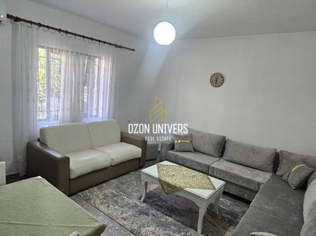 Apartament 1+1, për qira , (kat vile) tek Rruga Babë Rexha, Ish Parku!