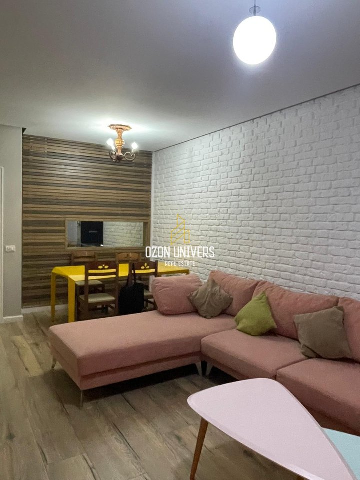 Jepet me qira apartament 2+1, Yzberisht, përballë Pallatit të Unikut!