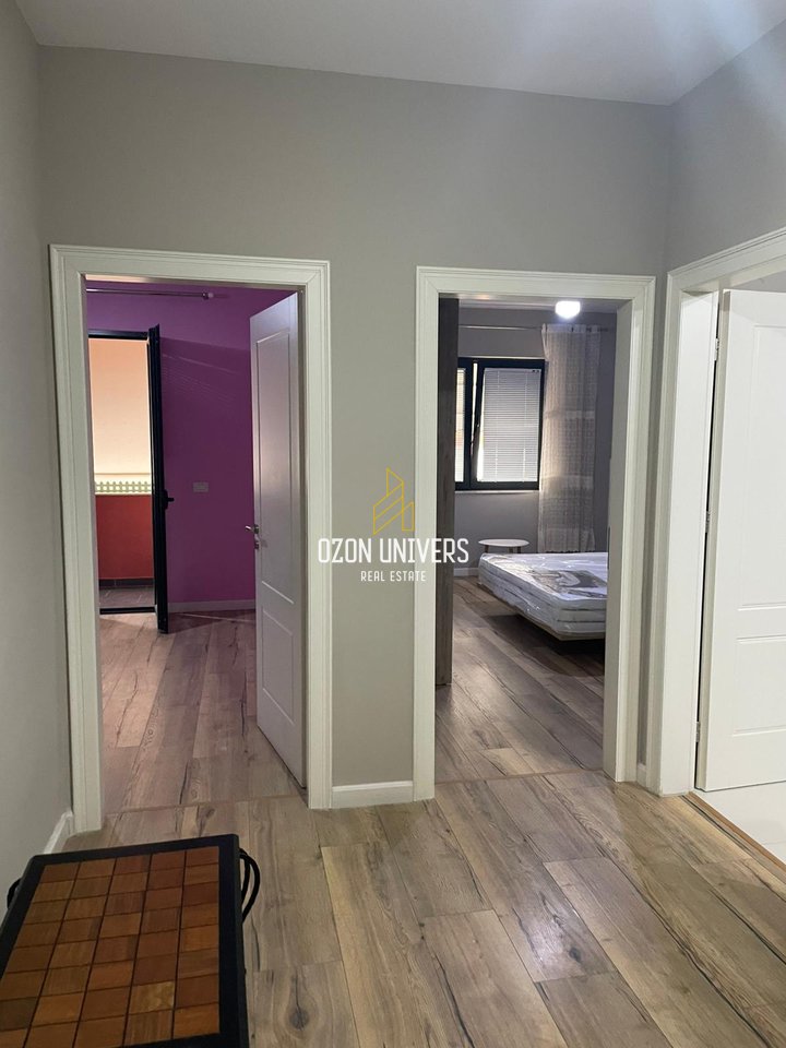 Jepet me qira apartament 2+1, Yzberisht, përballë Pallatit të Unikut!