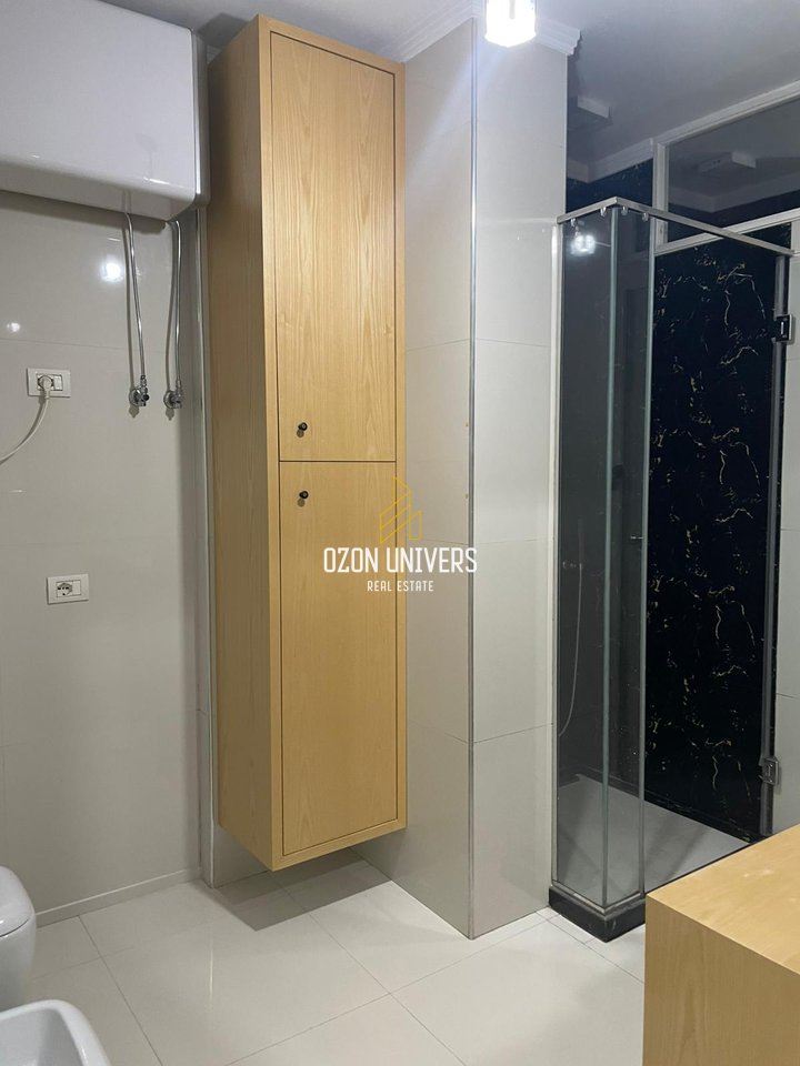 Jepet me qira apartament 2+1, Yzberisht, përballë Pallatit të Unikut!