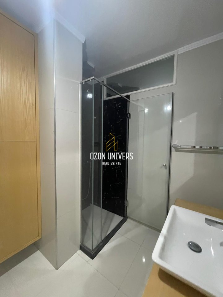 Jepet me qira apartament 2+1, Yzberisht, përballë Pallatit të Unikut!
