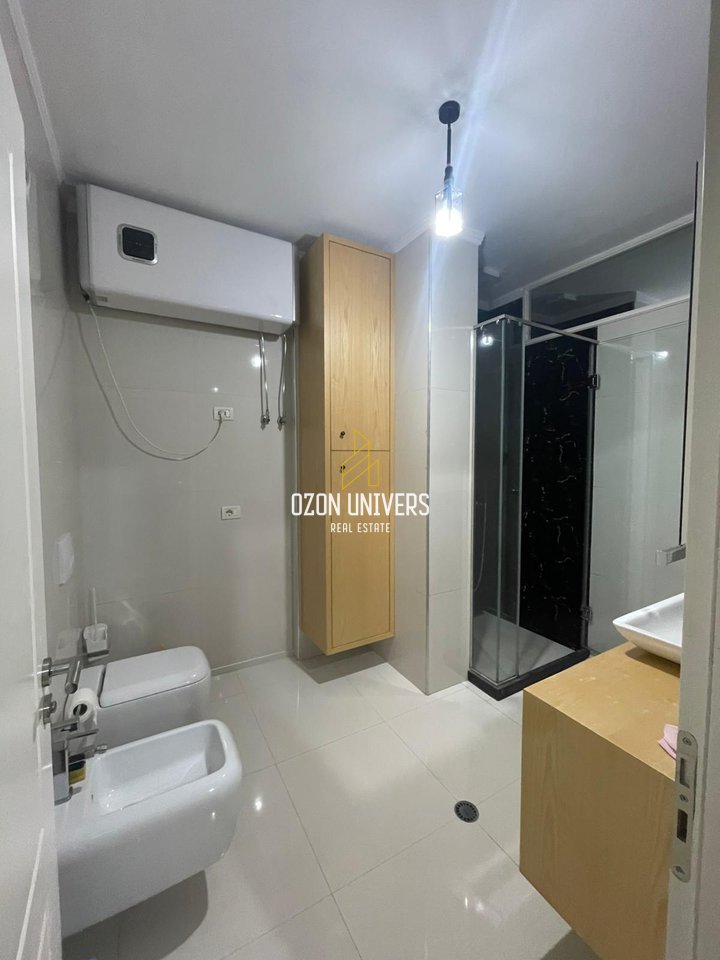 Jepet me qira apartament 2+1, Yzberisht, përballë Pallatit të Unikut!