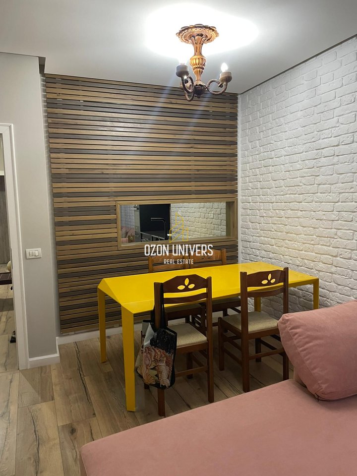 Jepet me qira apartament 2+1, Yzberisht, përballë Pallatit të Unikut!