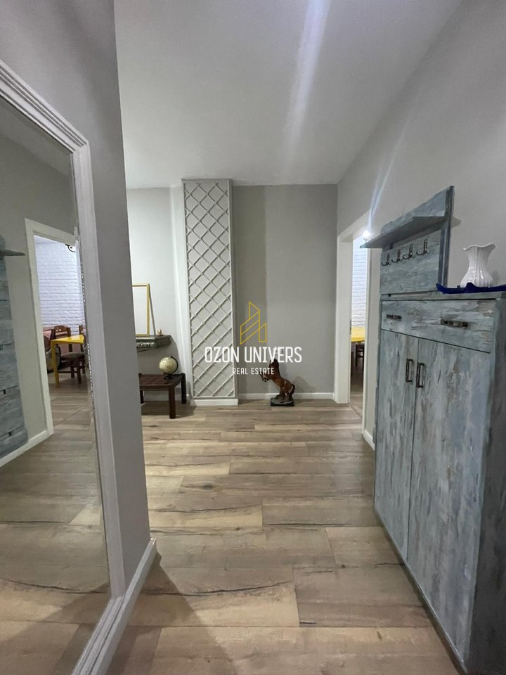 Jepet me qira apartament 2+1, Yzberisht, përballë Pallatit të Unikut!