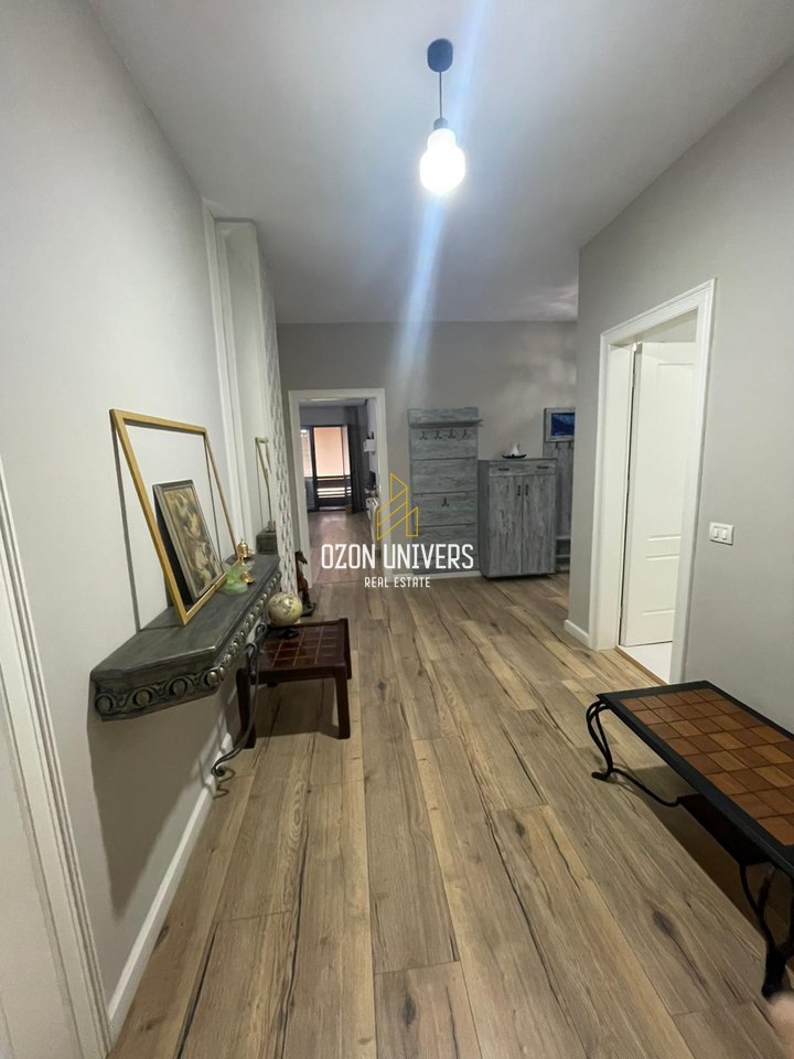 Jepet me qira apartament 2+1, Yzberisht, përballë Pallatit të Unikut!