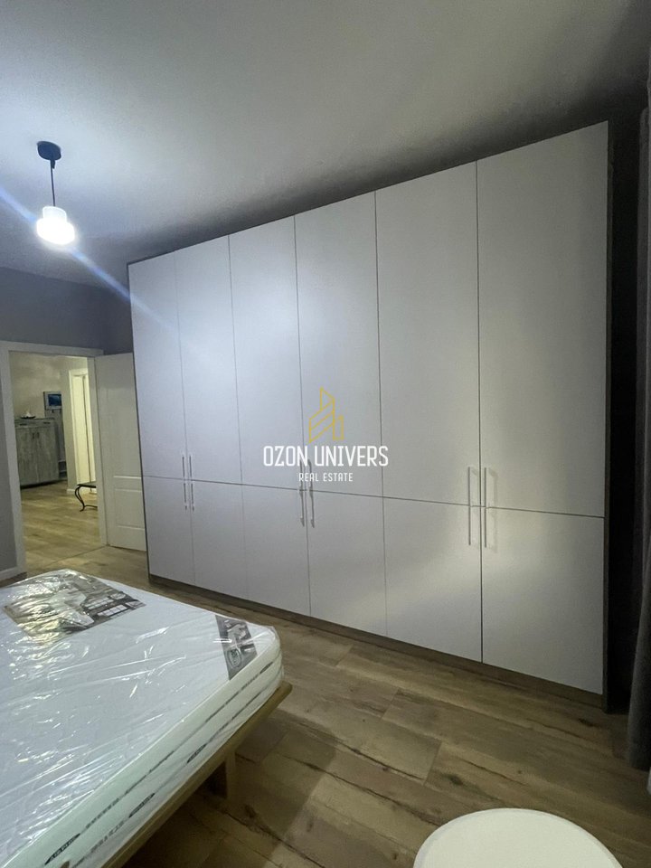 Jepet me qira apartament 2+1, Yzberisht, përballë Pallatit të Unikut!
