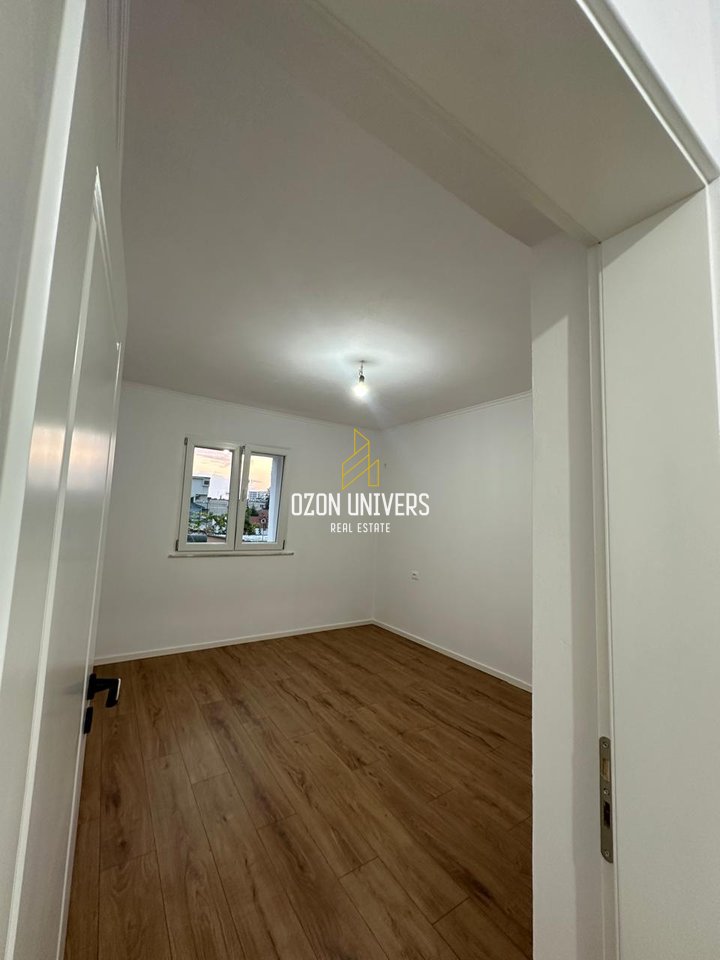 1+1 apartment for sale on Zogu i Parë Boulevard!