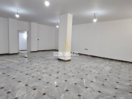 Ambient biznesi për qira në  Bllok!