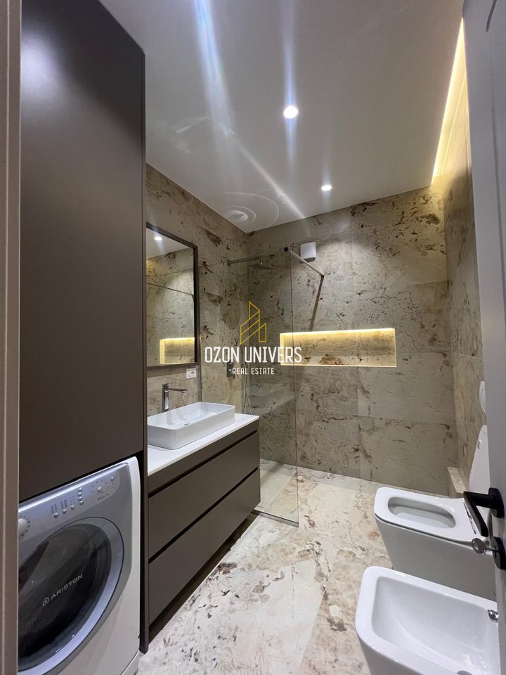 Apartament 3+1+2 për qira, tek Rruga e Kosovarëve