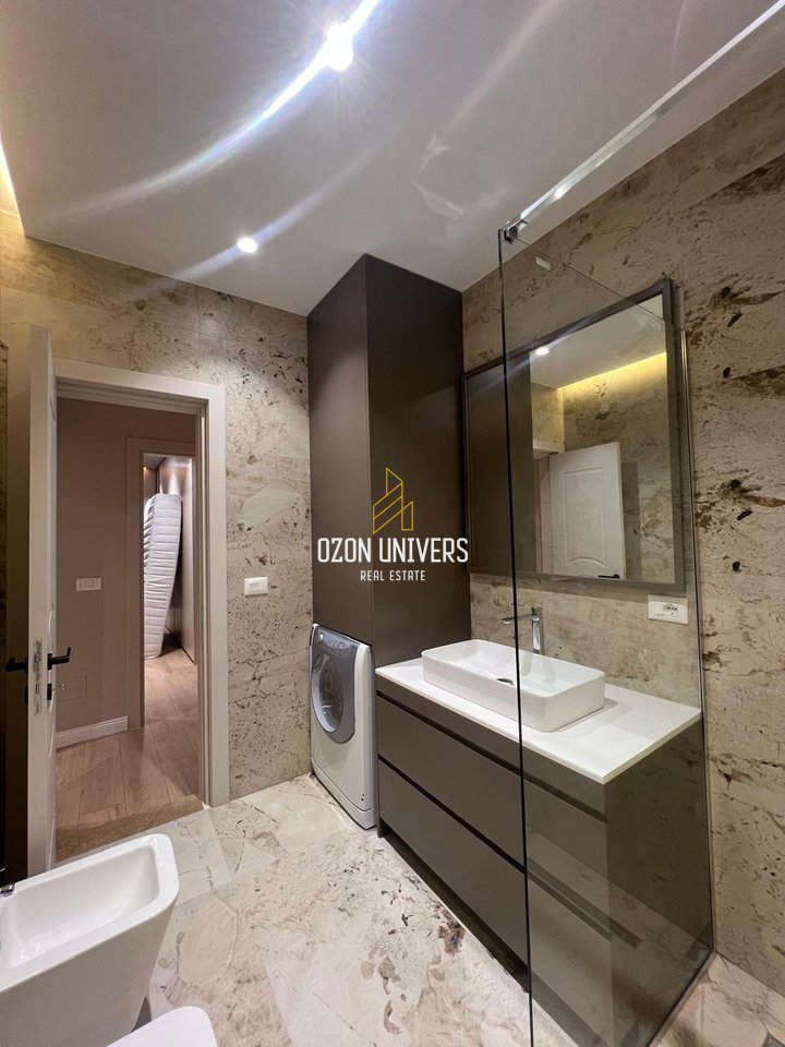 Apartament 3+1+2 për qira, tek Rruga e Kosovarëve