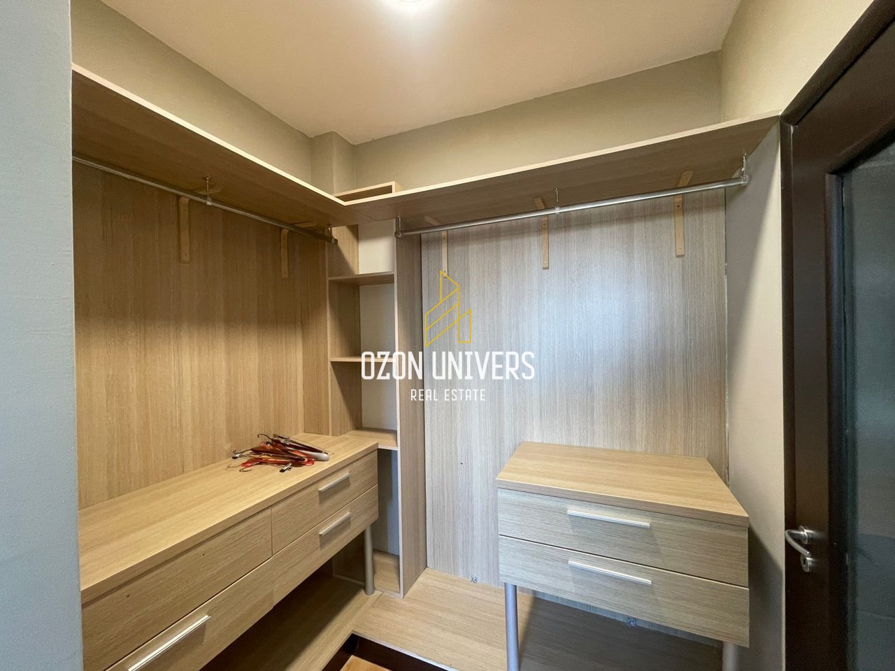 Apartament 2+1 për shitje – Astir, Rruga Stefan Shundi