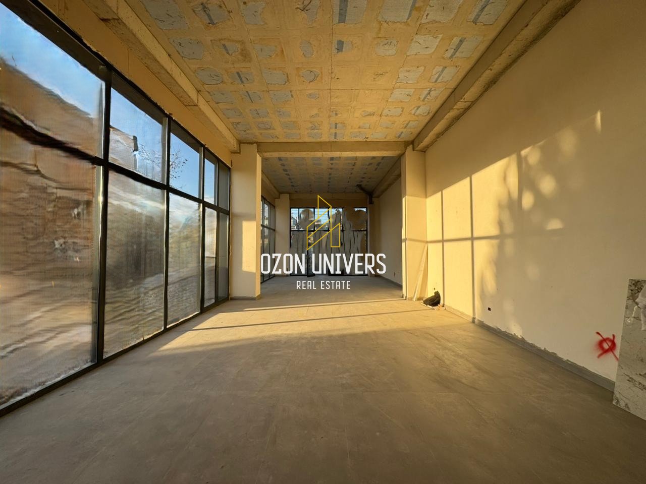 Locale commerciale, fronte strada in affitto a Paskuqan!