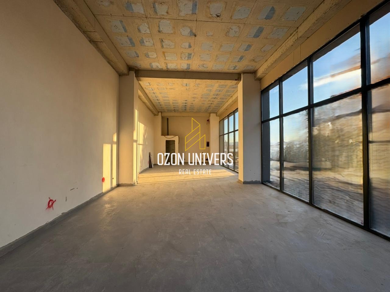 Locale commerciale, fronte strada in affitto a Paskuqan!