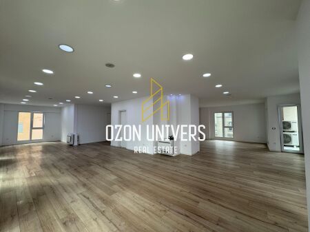 Ambient biznesi open-space për qira tek Rruga e Elbasanit!