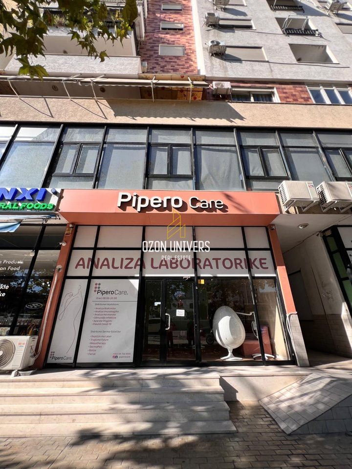 Vendesi Commerciale in Vendita - Lato Strada, Unaza e Re, Astir