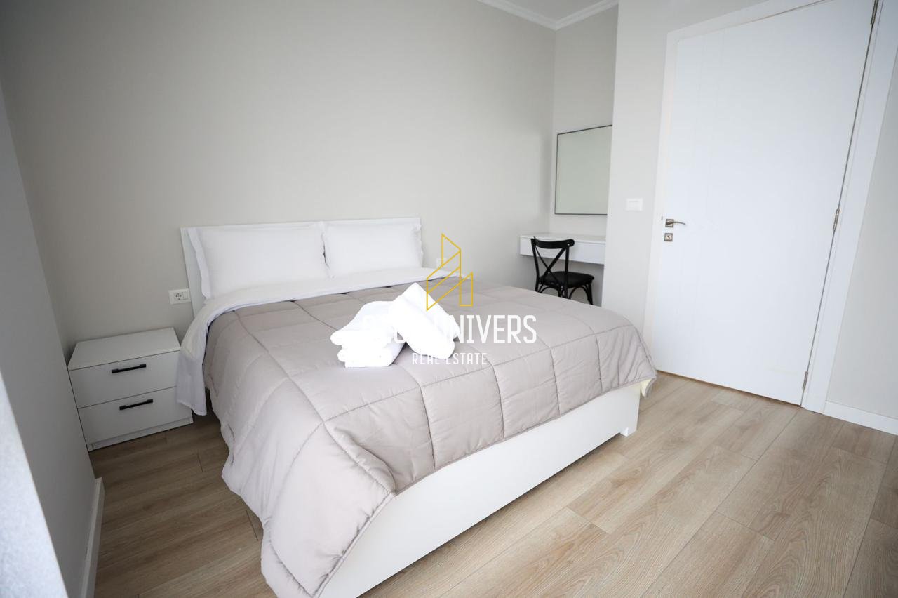 Shiten 2 Apartamente prane rruges  Ambasadave ( Rr e Kavajes )