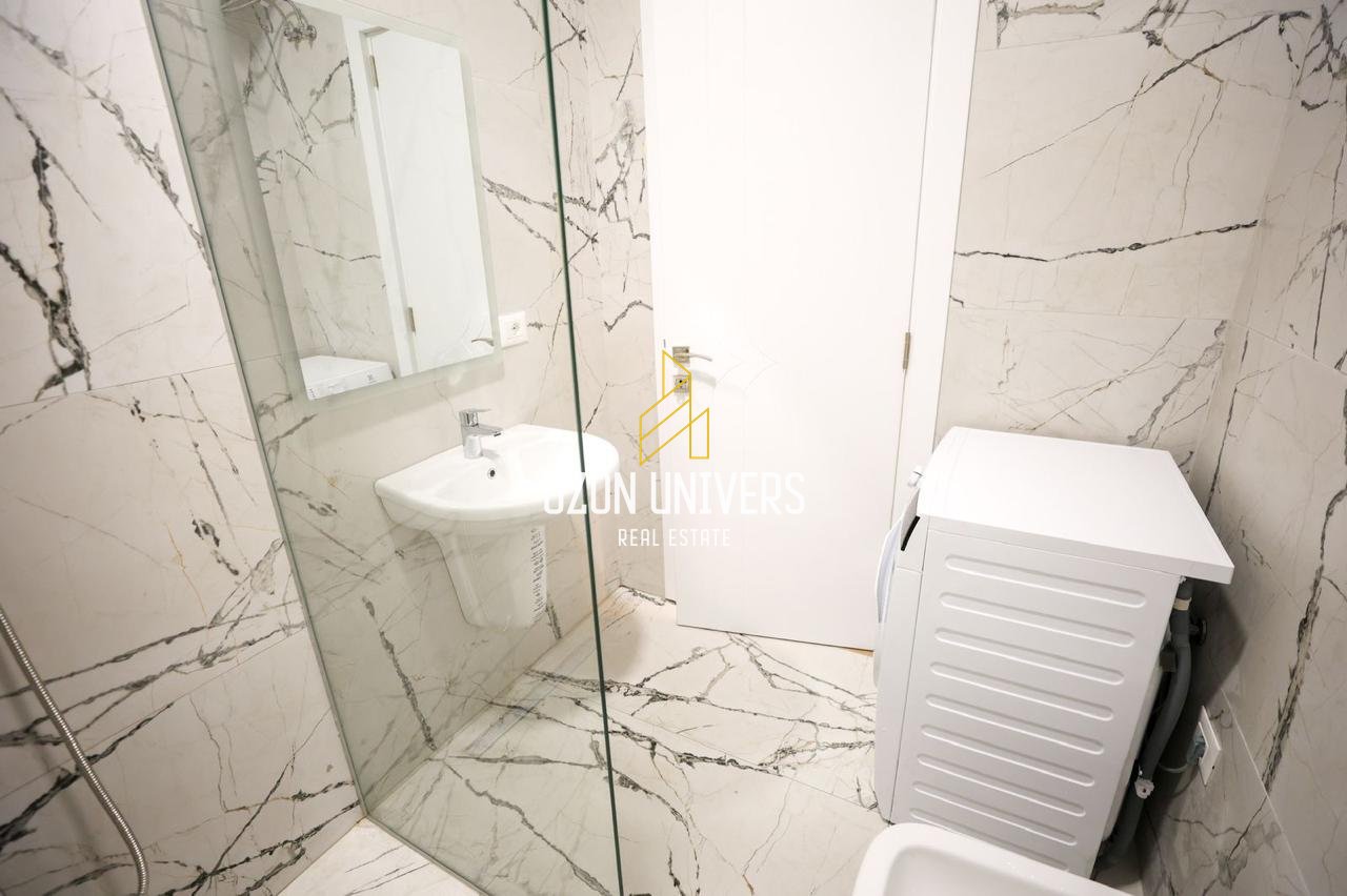 Shiten 2 Apartamente prane rruges  Ambasadave ( Rr e Kavajes )
