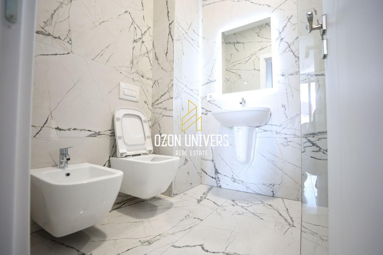 Shiten 2 Apartamente prane rruges  Ambasadave ( Rr e Kavajes )