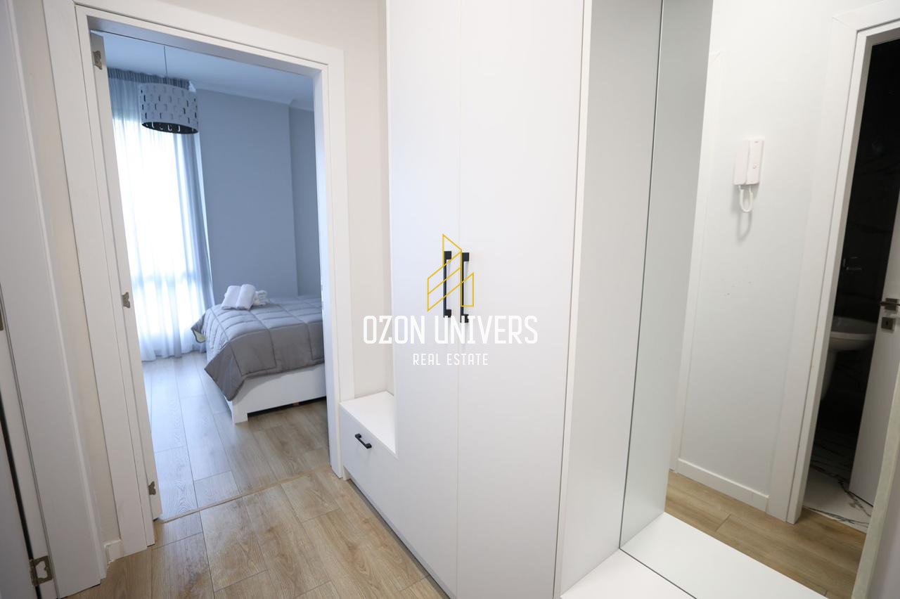 Shiten 2 Apartamente prane rruges  Ambasadave ( Rr e Kavajes )