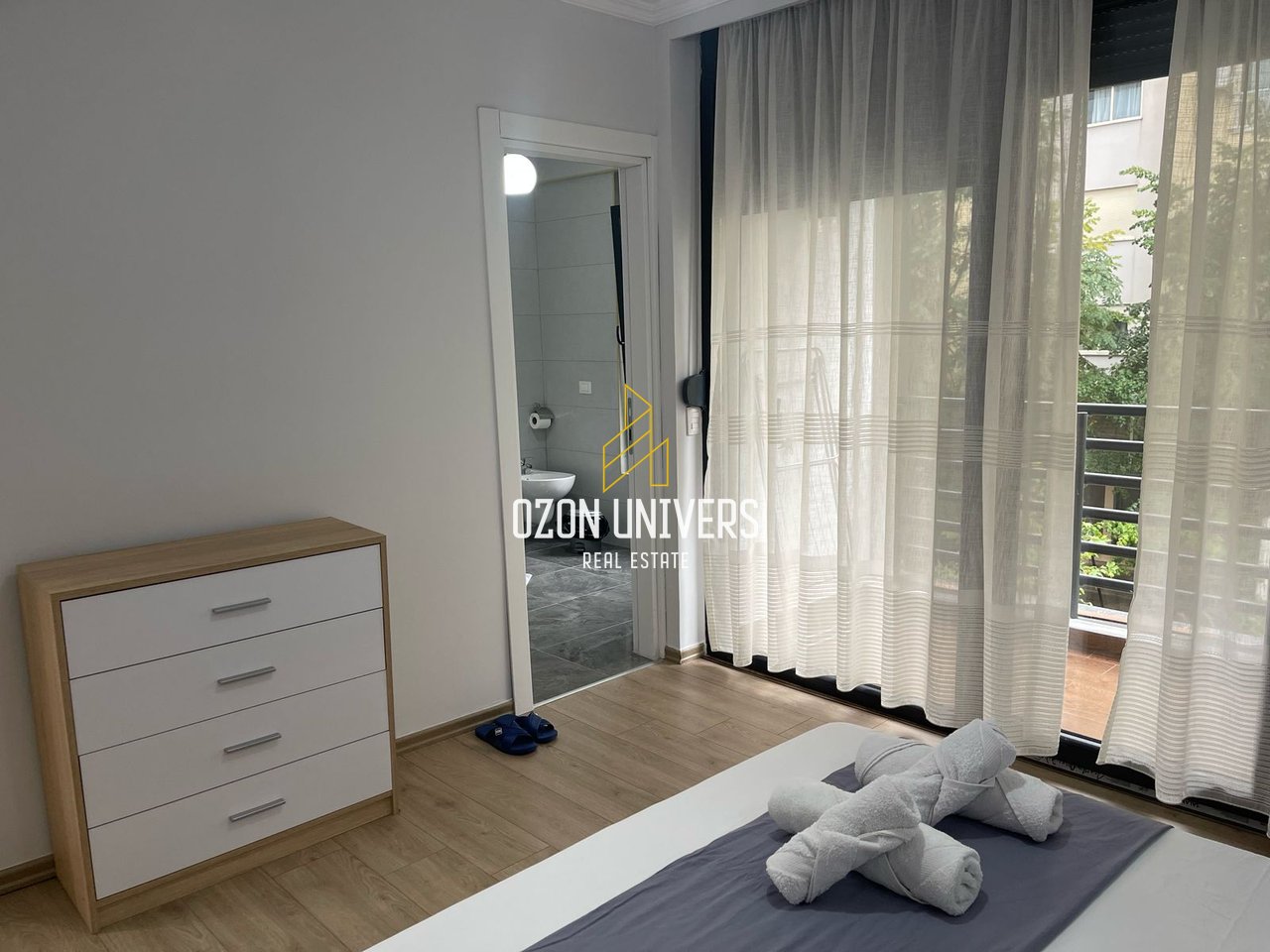 2+1 apartment for rent at Pazari i Ri (Optika Roma)!