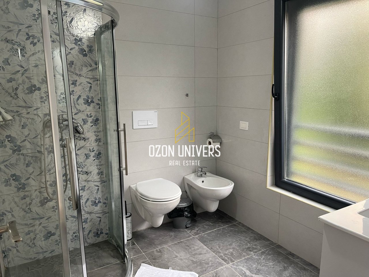 2+1 apartment for rent at Pazari i Ri (Optika Roma)!