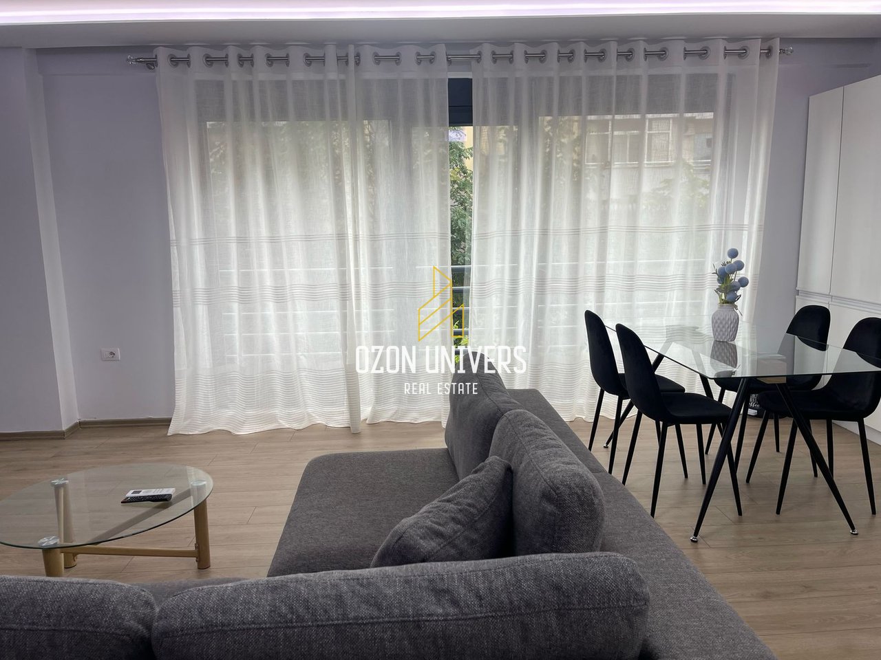 2+1 apartment for rent at Pazari i Ri (Optika Roma)!