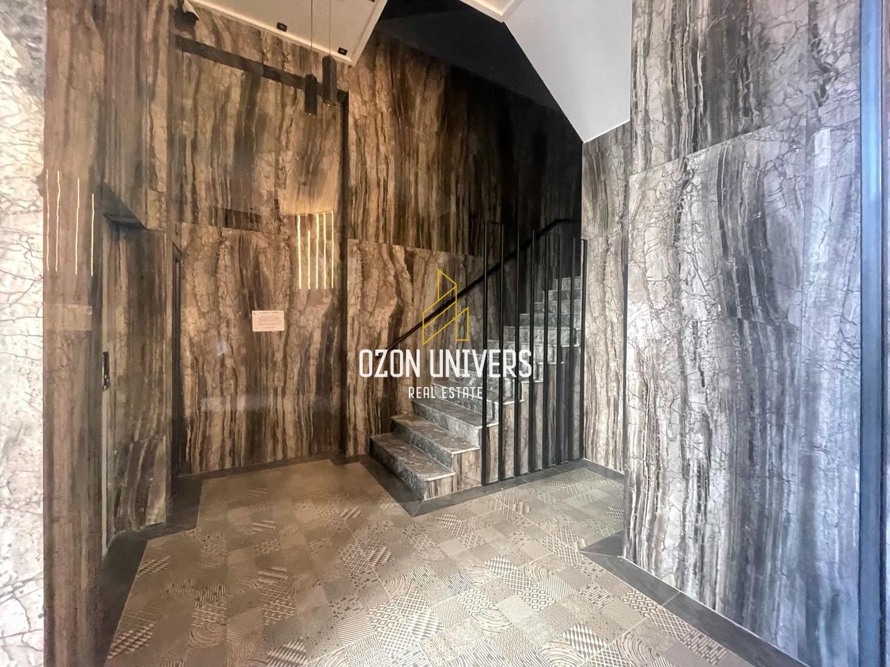 2+1 apartment for rent at Pazari i Ri (Optika Roma)!