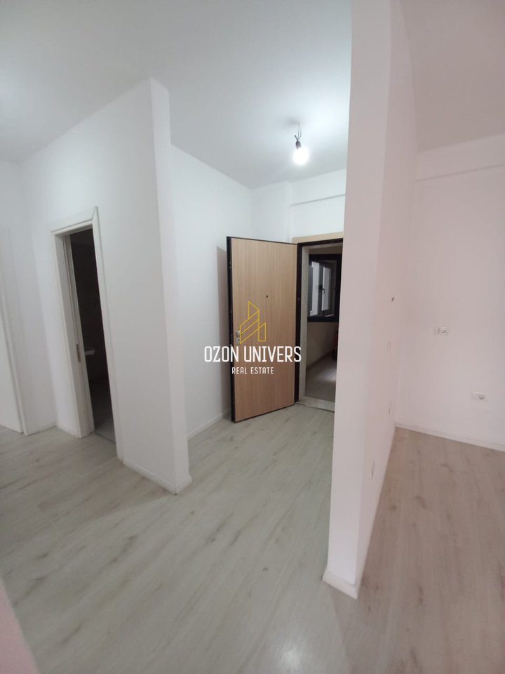 Business premises for rent at Green City!