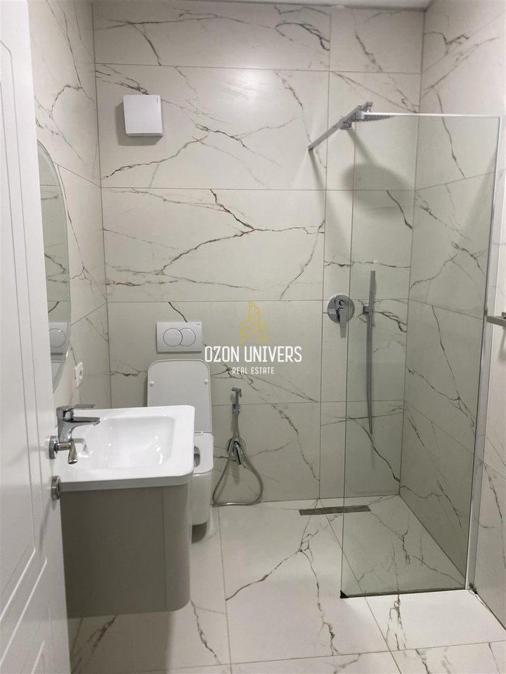 Apartament 1+1+parking për qira, në Rrugën e Durrësit