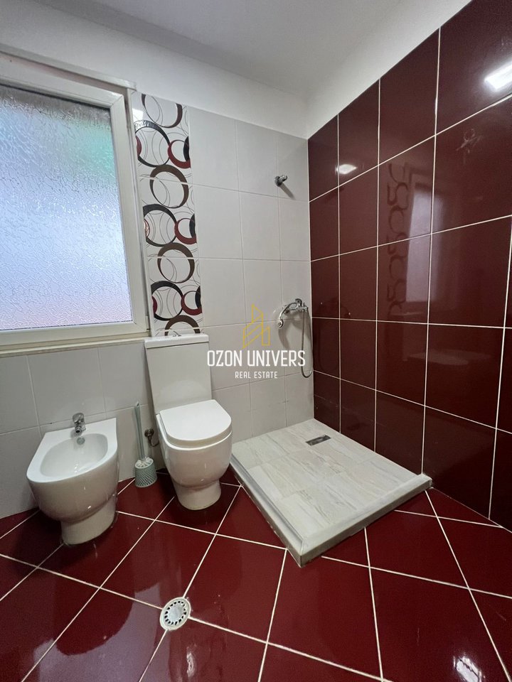 Apartament 1+1+ Verandë (Penthouse) me qira në Astir, pas Restorant Bati!