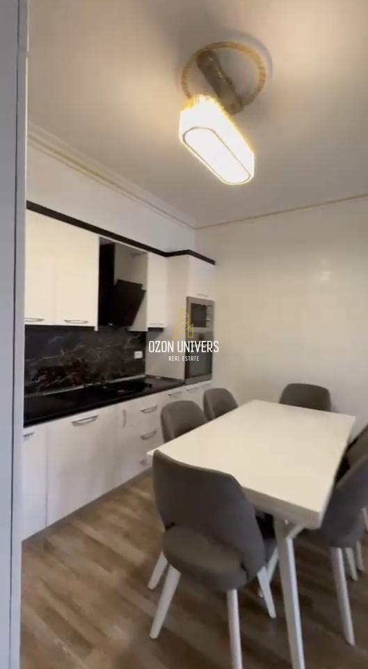 Apartament 2+1+2 me post parkimi për qira tek Green City Residence