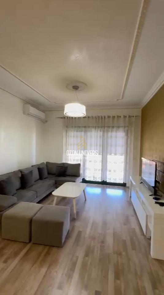Apartament 2+1+2 me post parkimi për qira tek Green City Residence