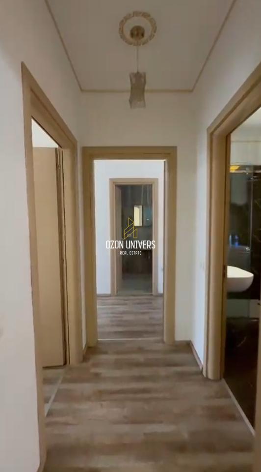 Apartament 2+1+2 me post parkimi për qira tek Green City Residence