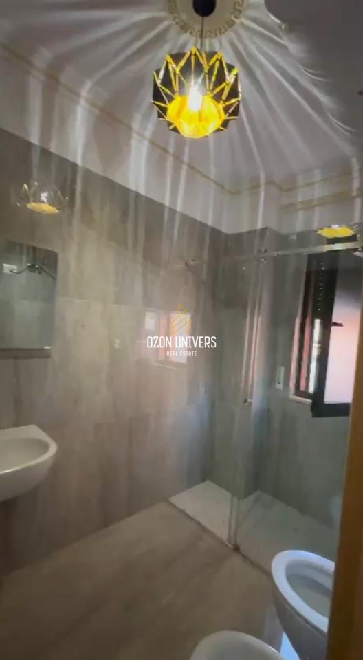 Apartament 2+1+2 me post parkimi për qira tek Green City Residence