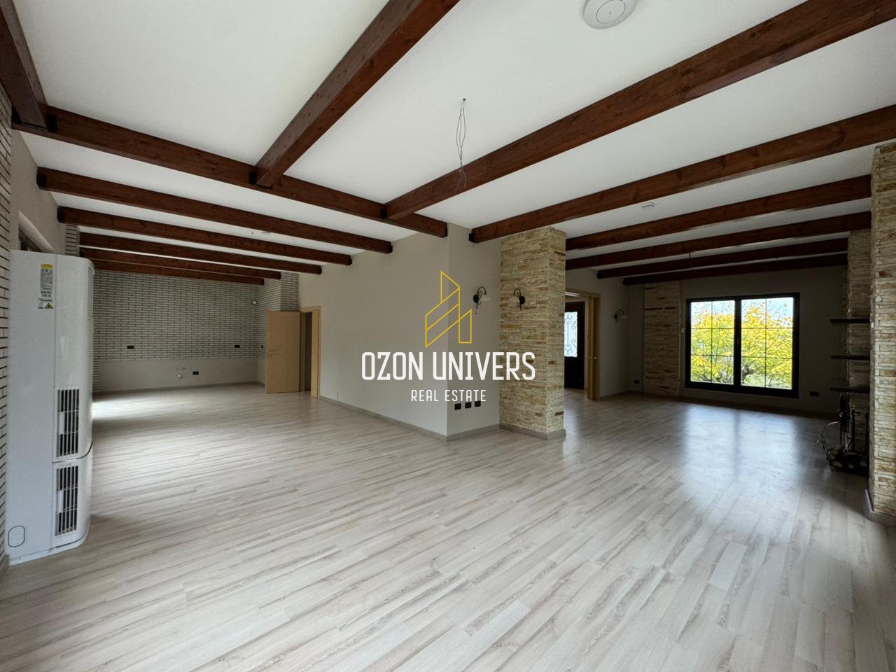 Vilë për qira tek Akacia Hills, Mjull Bathore!