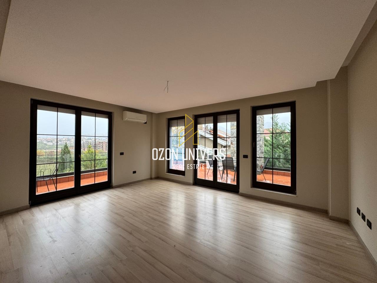 Vilë për qira tek Akacia Hills, Mjull Bathore!