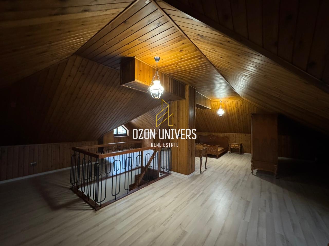 Vilë për qira tek Akacia Hills, Mjull Bathore!