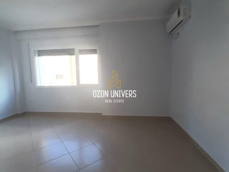 Ambient Biznesi për qira, në Qendër