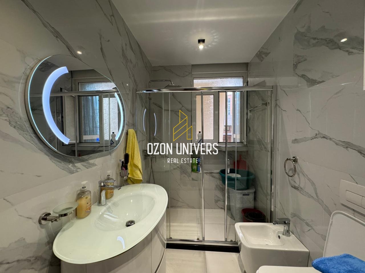 Apartament modern 2+1 për shitje tek Komuna e Parisit!