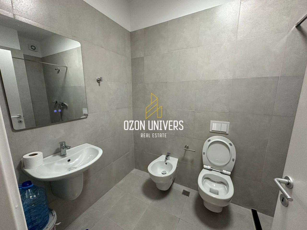 Apartament 2+1+2+parkim për qira te Liqeni i Thatë!