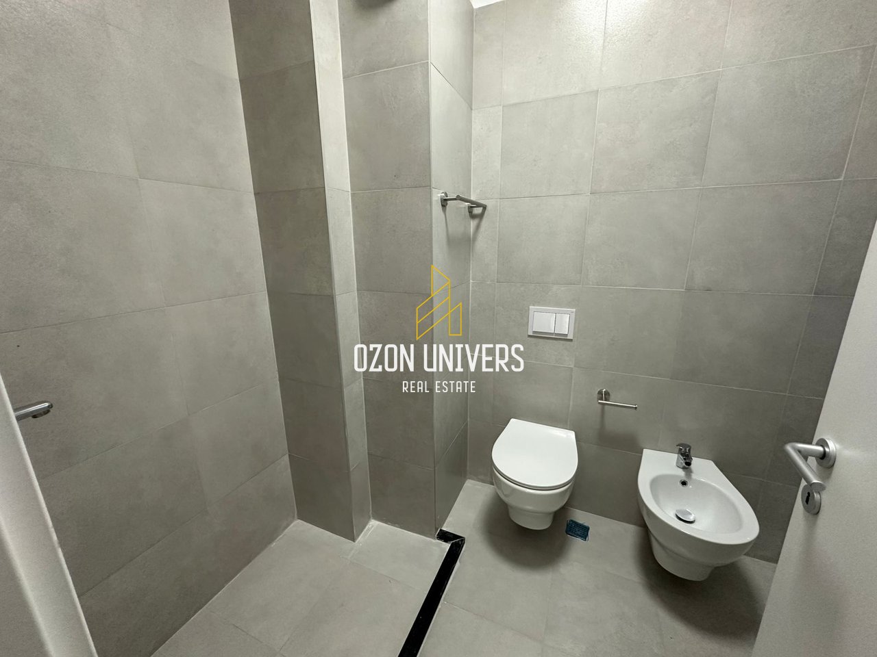 Apartament 2+1+2+parkim për qira te Liqeni i Thatë!