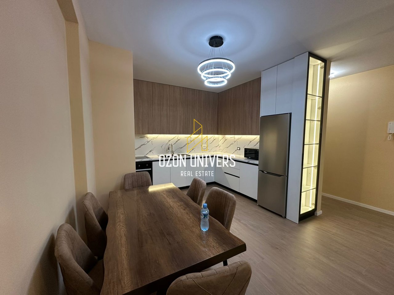 Apartament 2+1+2+parkim për qira te Liqeni i Thatë!